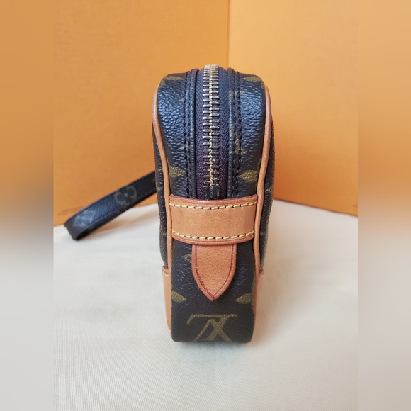 Louis Vuitton Marly Bandoliere Clutch - Picture 2 of 16